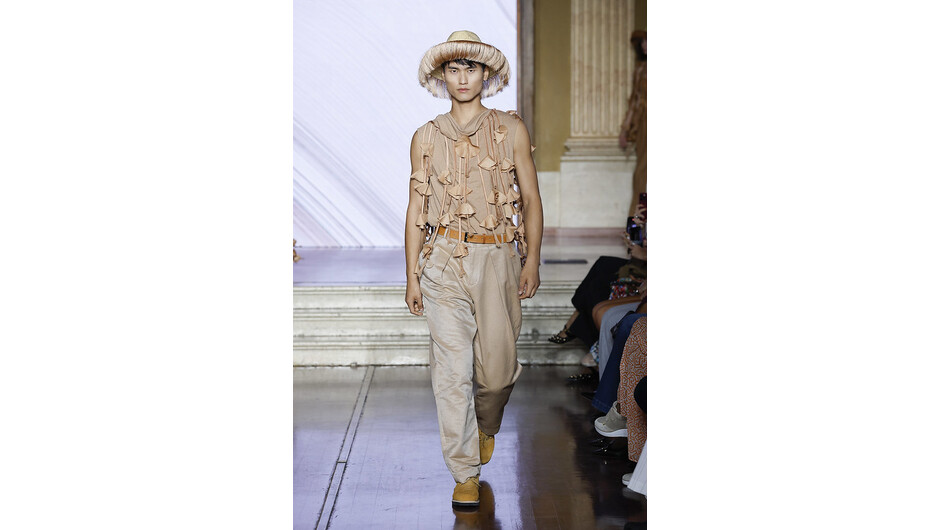 DESFILE MILÃO 2025