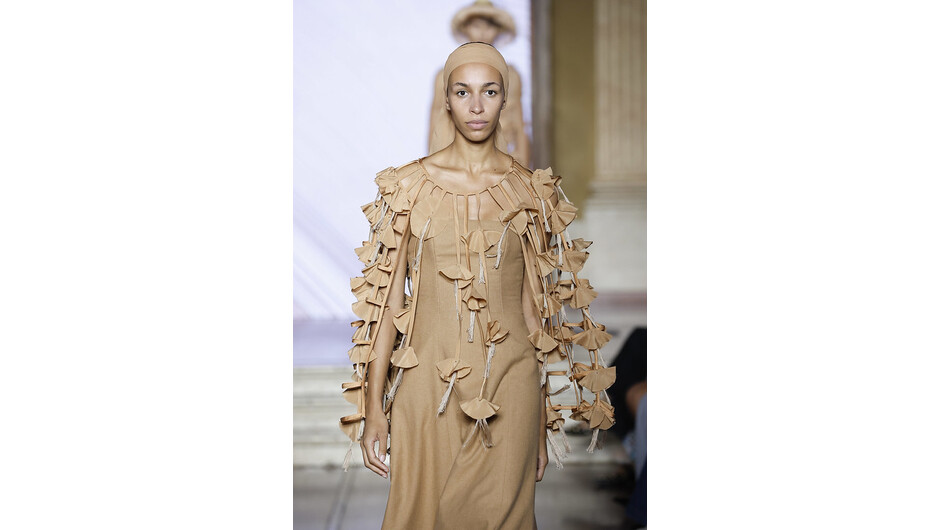 DESFILE MILÃO 2025